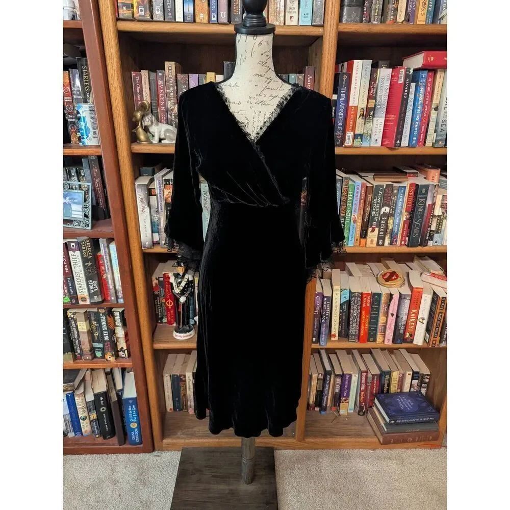 Vintage 90s Kamelia Women's Size Medium Black Velvet Whimsy goth Midi Dress